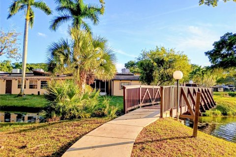 Купить кондоминиум в Холливуд, Флорида 1 спальня, 65.96м2, № 1987112 - фото 2