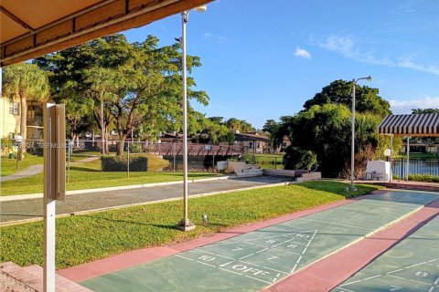 Купить кондоминиум в Холливуд, Флорида 1 спальня, 65.96м2, № 1987112 - фото 19