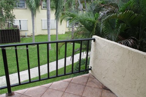 Снять в аренду кондоминиум в Майами, Флорида 2 спальни, 90.67м2, № 1989533 - фото 5