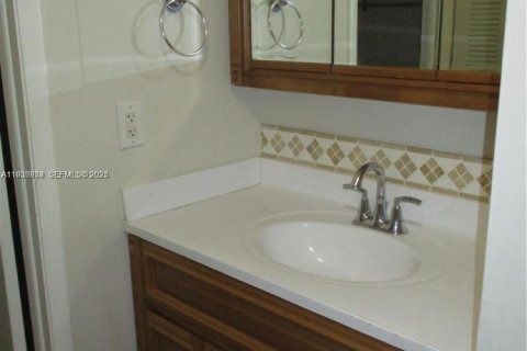 Снять в аренду кондоминиум в Майами, Флорида 2 спальни, 90.67м2, № 1989533 - фото 9