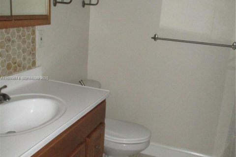 Снять в аренду кондоминиум в Майами, Флорида 2 спальни, 90.67м2, № 1989533 - фото 7