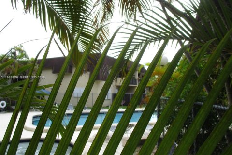 Снять в аренду кондоминиум в Майами, Флорида 2 спальни, 90.67м2, № 1989533 - фото 13