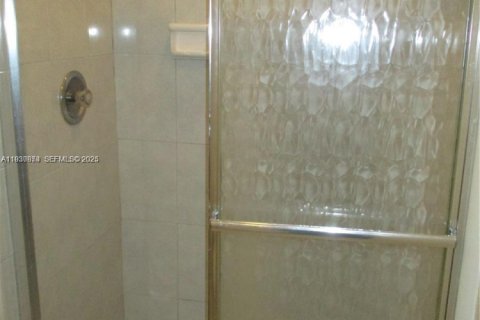 Снять в аренду кондоминиум в Майами, Флорида 2 спальни, 90.67м2, № 1989533 - фото 11