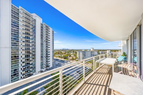 Copropriété à vendre à Fort Lauderdale, Floride: 2 chambres, 118.36 m2 № 2051901 - photo 23