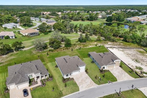 House in Weeki Wachee, Florida 3 bedrooms, 174.66 sq.m. № 2431764 - photo 4