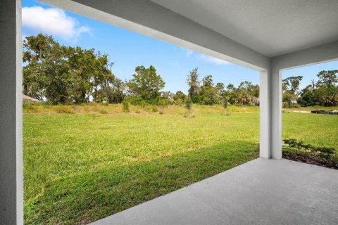 House in Weeki Wachee, Florida 3 bedrooms, 174.66 sq.m. № 2431764 - photo 6
