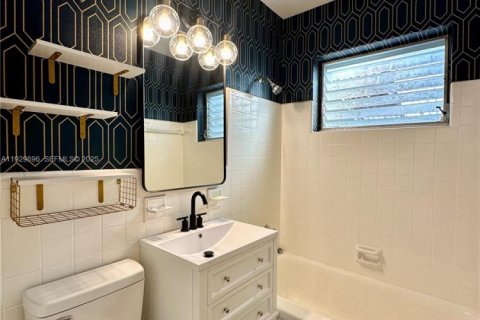 Снять в аренду виллу или дом в Норт-Майами-Бич, Флорида 2 спальни, 83.61м2, № 1989671 - фото 8