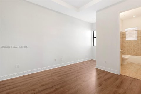 Townhouse in Doral, Florida 3 bedrooms, 173.26 sq.m. № 1892384 - photo 9