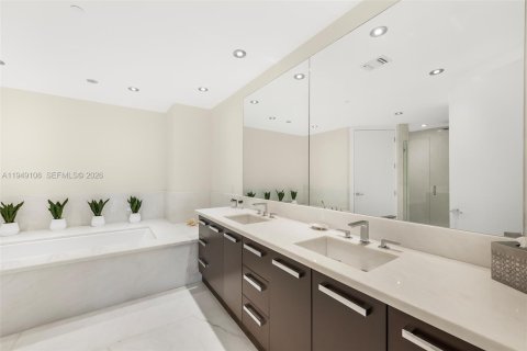 Купить кондоминиум в Майами-Бич, Флорида 5 спален, 384.15м2, № 2153013 - фото 27