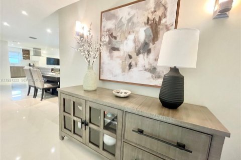 Купить виллу или дом в Майами, Флорида 3 спальни, 204.85м2, № 1989823 - фото 2