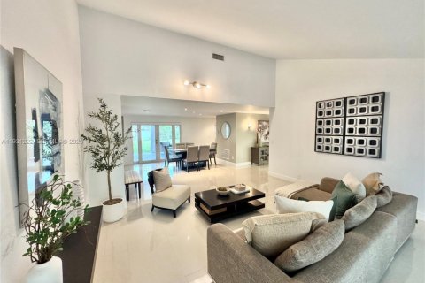 Купить виллу или дом в Майами, Флорида 3 спальни, 204.85м2, № 1989823 - фото 4