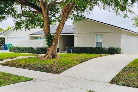 Купить виллу или дом в Майами, Флорида 3 спальни, 204.85м2, № 1989823 - фото 1