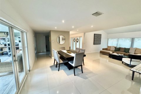 Купить виллу или дом в Майами, Флорида 3 спальни, 204.85м2, № 1989823 - фото 8