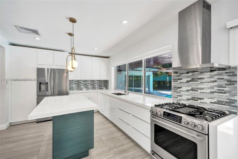 Купить виллу или дом в Майами-Шорс, Флорида 4 спальни, 203.55м2, № 2049575 - фото 30