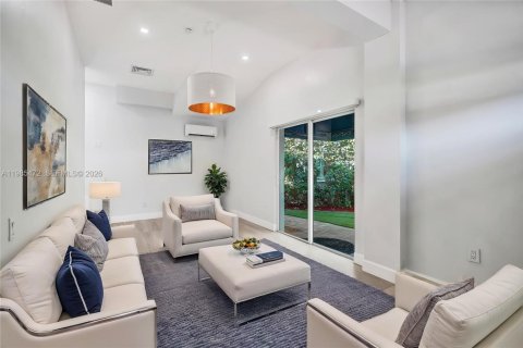 Купить виллу или дом в Майами-Шорс, Флорида 4 спальни, 203.55м2, № 2049575 - фото 13