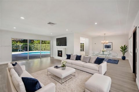 Купить виллу или дом в Майами-Шорс, Флорида 4 спальни, 203.55м2, № 2049575 - фото 3