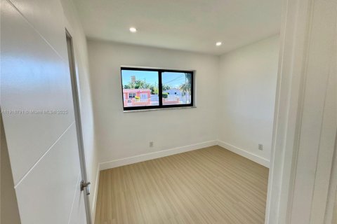 Villa ou maison à vendre à Miami Gardens, Floride: 3 chambres, 104.7 m2 № 1973439 - photo 24