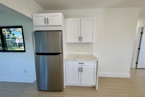 Villa ou maison à vendre à Miami Gardens, Floride: 3 chambres, 104.7 m2 № 1973439 - photo 19