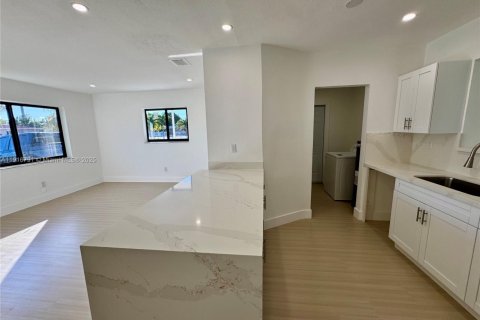 Villa ou maison à vendre à Miami Gardens, Floride: 3 chambres, 104.7 m2 № 1973439 - photo 15