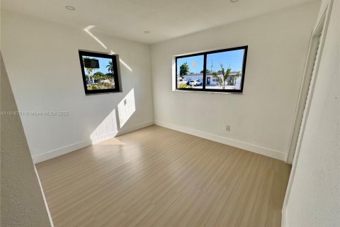 Villa ou maison à vendre à Miami Gardens, Floride: 3 chambres, 104.7 m2 № 1973439 - photo 26