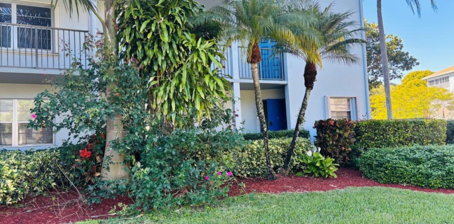 Condominio en Pembroke Pines, Florida, 2 dormitorios № 2185276