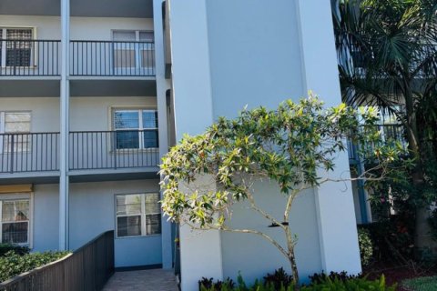 Condominio en venta en Pembroke Pines, Florida, 2 dormitorios, 140 m2 № 2185276 - foto 2