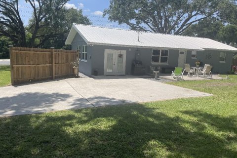 House in Wildwood, Florida 2 bedrooms, 130.43 sq.m. № 223553 - photo 2