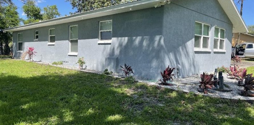 House in Wildwood, Florida 2 bedrooms, 130.43 sq.m. № 223553