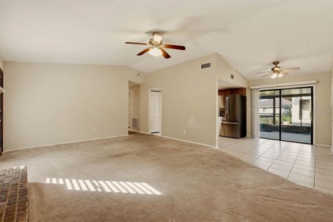 Villa ou maison à vendre à Edgewater, Floride: 2 chambres, 120.77 m2 № 2434900 - photo 8
