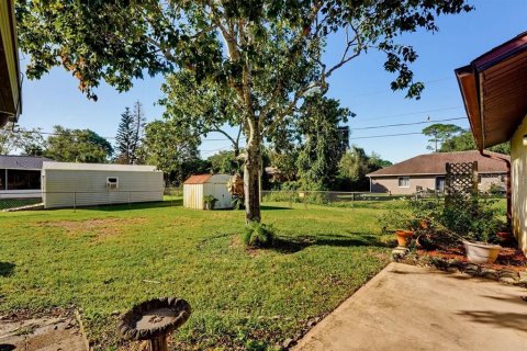 Villa ou maison à vendre à Edgewater, Floride: 2 chambres, 120.77 m2 № 2434900 - photo 5