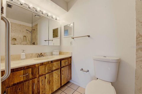 Villa ou maison à vendre à Edgewater, Floride: 2 chambres, 120.77 m2 № 2434900 - photo 19