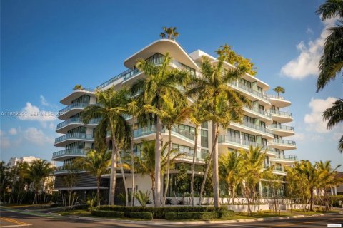 Condo in Bay Harbor Islands, Florida, 3 bedrooms № 2189577