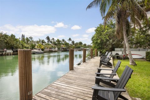 Купить кондоминиум в Майами-Бич, Флорида 43.2м2, № 2058642 - фото 18