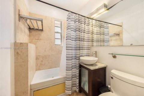 Купить кондоминиум в Майами-Бич, Флорида 43.2м2, № 2058642 - фото 13