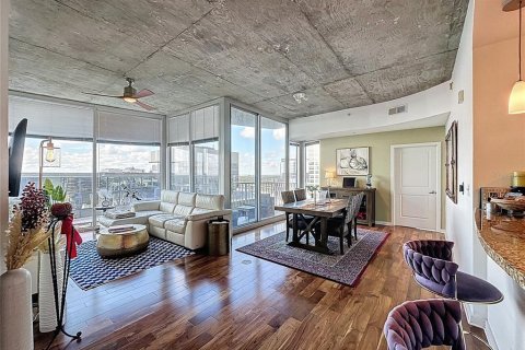 Condominio en venta en Orlando, Florida, 2 dormitorios, 117.15 m2 № 1882918 - foto 3