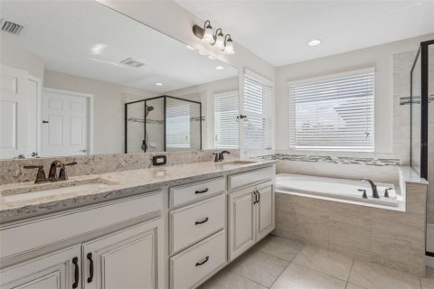 Villa ou maison à louer à Odessa, Floride: 3 chambres, 240.15 m2 № 2415165 - photo 12