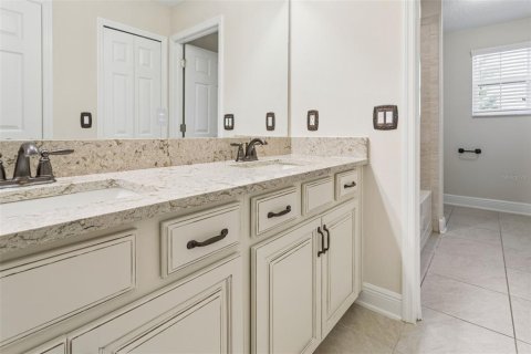 Villa ou maison à louer à Odessa, Floride: 3 chambres, 240.15 m2 № 2415165 - photo 17