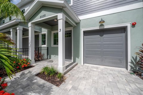 House in Tampa, Florida 3 bedrooms, 185.62 sq.m. № 1837087 - photo 4