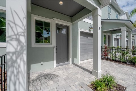 House in Tampa, Florida 3 bedrooms, 185.62 sq.m. № 1837087 - photo 5
