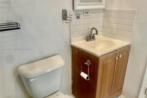 Casa en alquiler en Homestead, Florida, 2 dormitorios, 204.29 m2 № 2006172 - foto 5