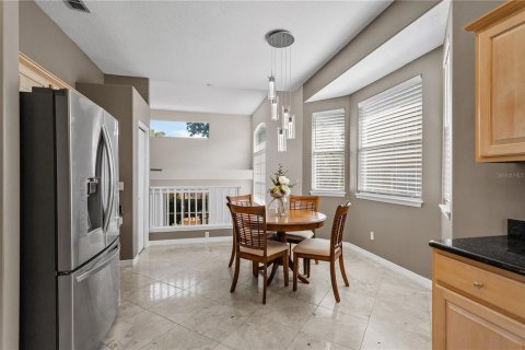 Villa ou maison à vendre à Altamonte Springs, Floride: 4 chambres, 253.99 m2 № 2151854 - photo 11