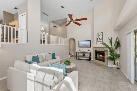 Villa ou maison à vendre à Altamonte Springs, Floride: 4 chambres, 253.99 m2 № 2151854 - photo 17