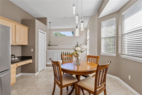 Villa ou maison à vendre à Altamonte Springs, Floride: 4 chambres, 253.99 m2 № 2151854 - photo 12