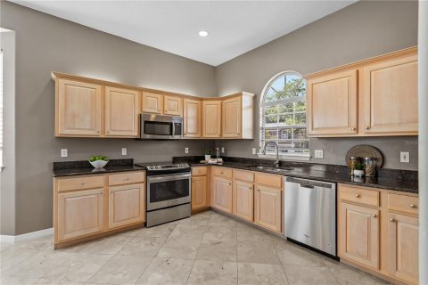 Villa ou maison à vendre à Altamonte Springs, Floride: 4 chambres, 253.99 m2 № 2151854 - photo 10