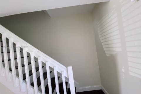 Touwnhouse à vendre à Pembroke Pines, Floride: 2 chambres, 103.49 m2 № 1864339 - photo 16