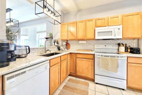 Condominio en venta en Gainesville, Florida, 2 dormitorios, 121.89 m2 № 2092492 - foto 4
