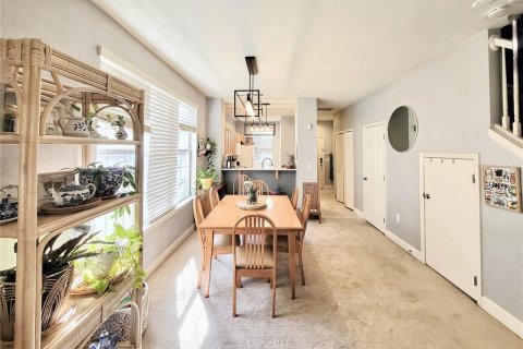 Condominio en venta en Gainesville, Florida, 2 dormitorios, 121.89 m2 № 2092492 - foto 11
