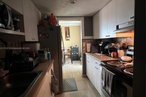 Купить кондоминиум в Майами, Флорида 2 спальни, 71.53м2, № 1874228 - фото 7