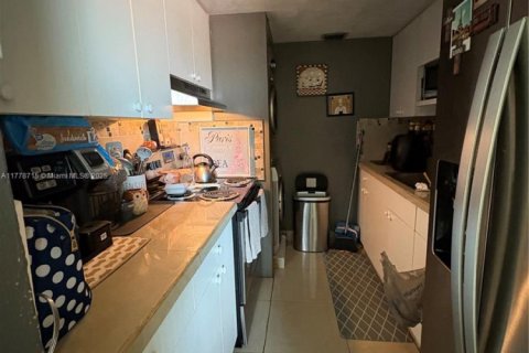 Купить кондоминиум в Майами, Флорида 2 спальни, 71.53м2, № 1874228 - фото 9