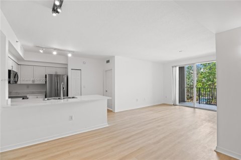 Condo in Miami, Florida, 2 bedrooms  № 1713092 - photo 7